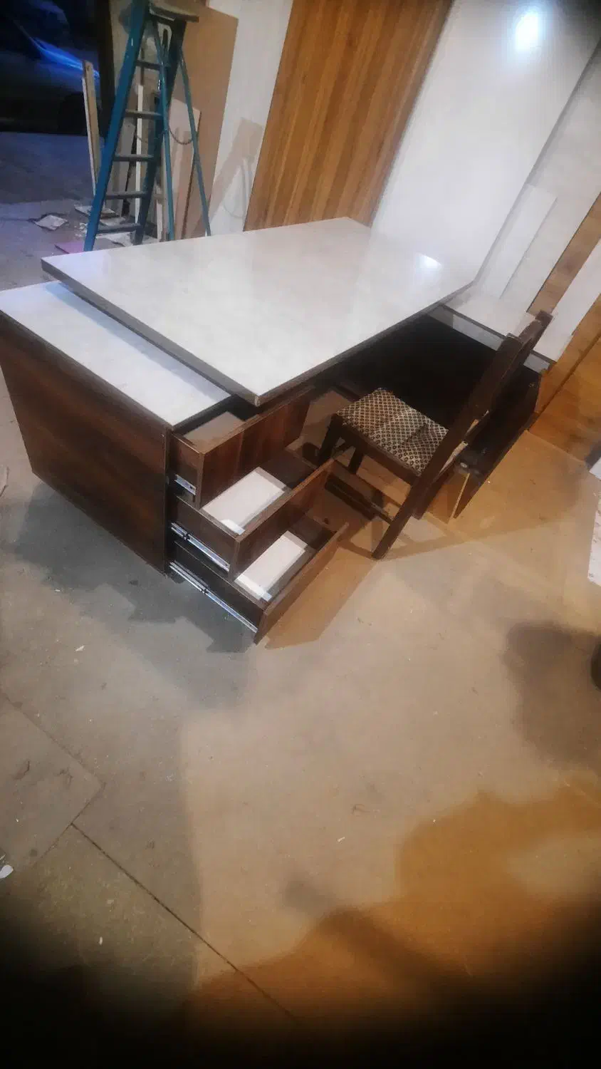 میز ریاست|مبلمان اداری|ارومیه, |دیوار