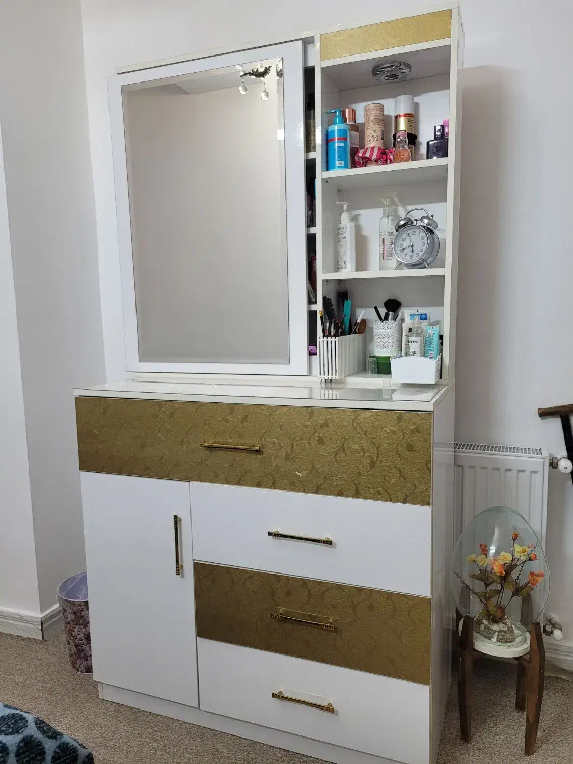 میز ارایش ۵ کشوعه|آرایشگاه و سالنهای زیبایی|چالوس, |دیوار