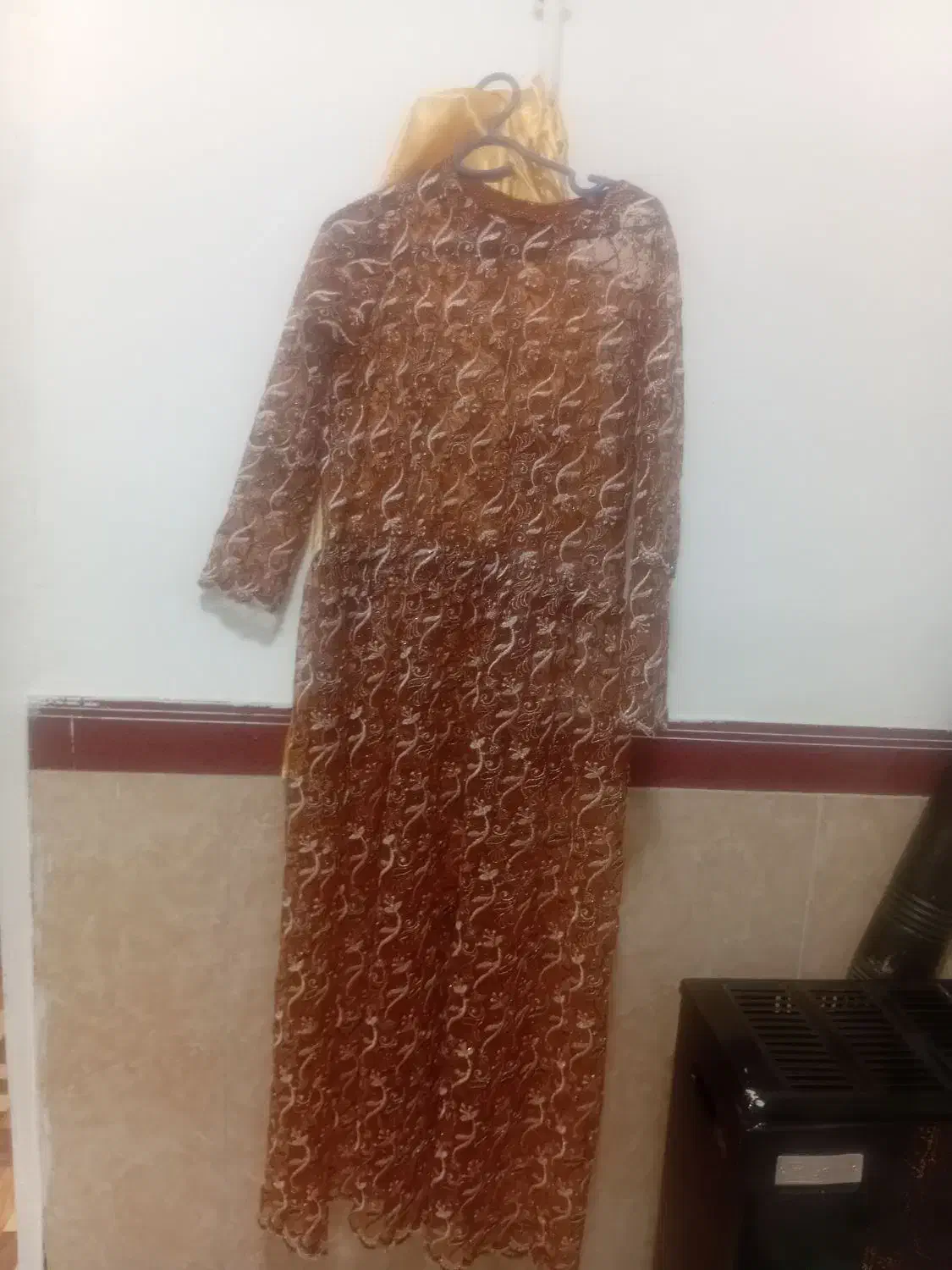 پیراهن کردی|لباس|صحنه, |دیوار