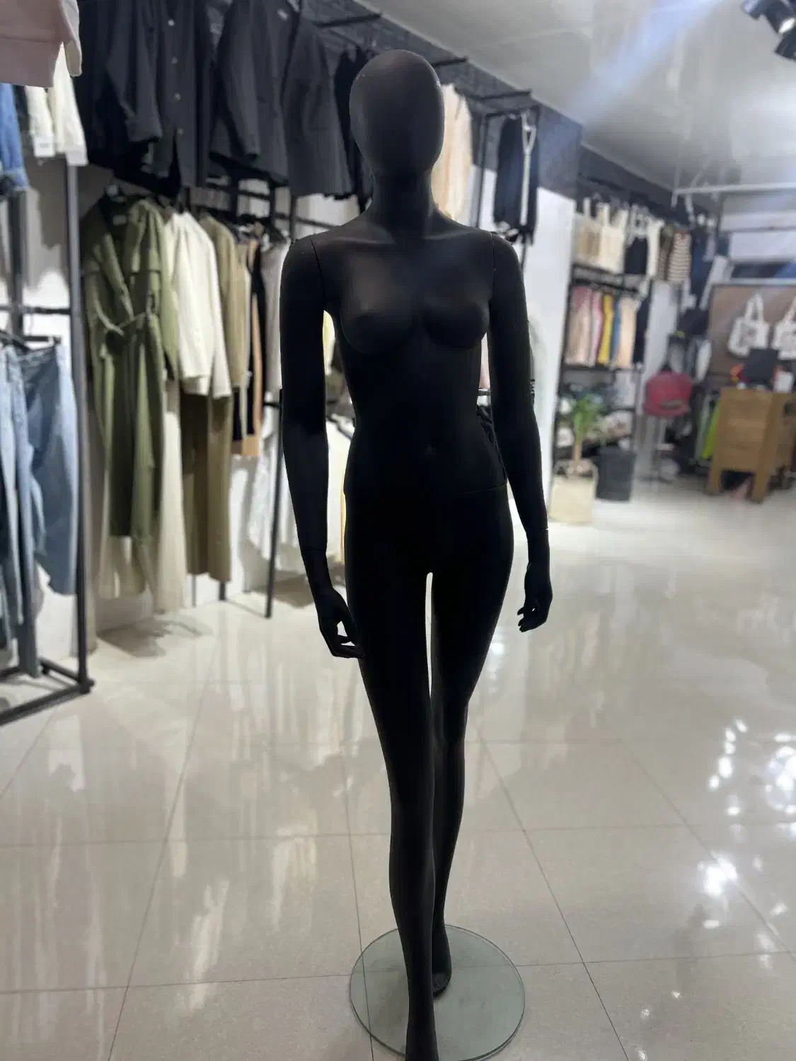 فروش یک عدد مانکن زن|فروشگاه و مغازه|مبارکه, |دیوار