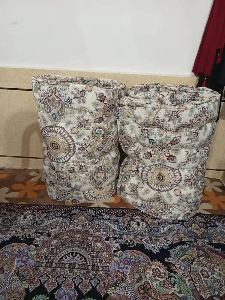 تشک وبالشت|رختخواب، بالش، پتو|باوی, |دیوار