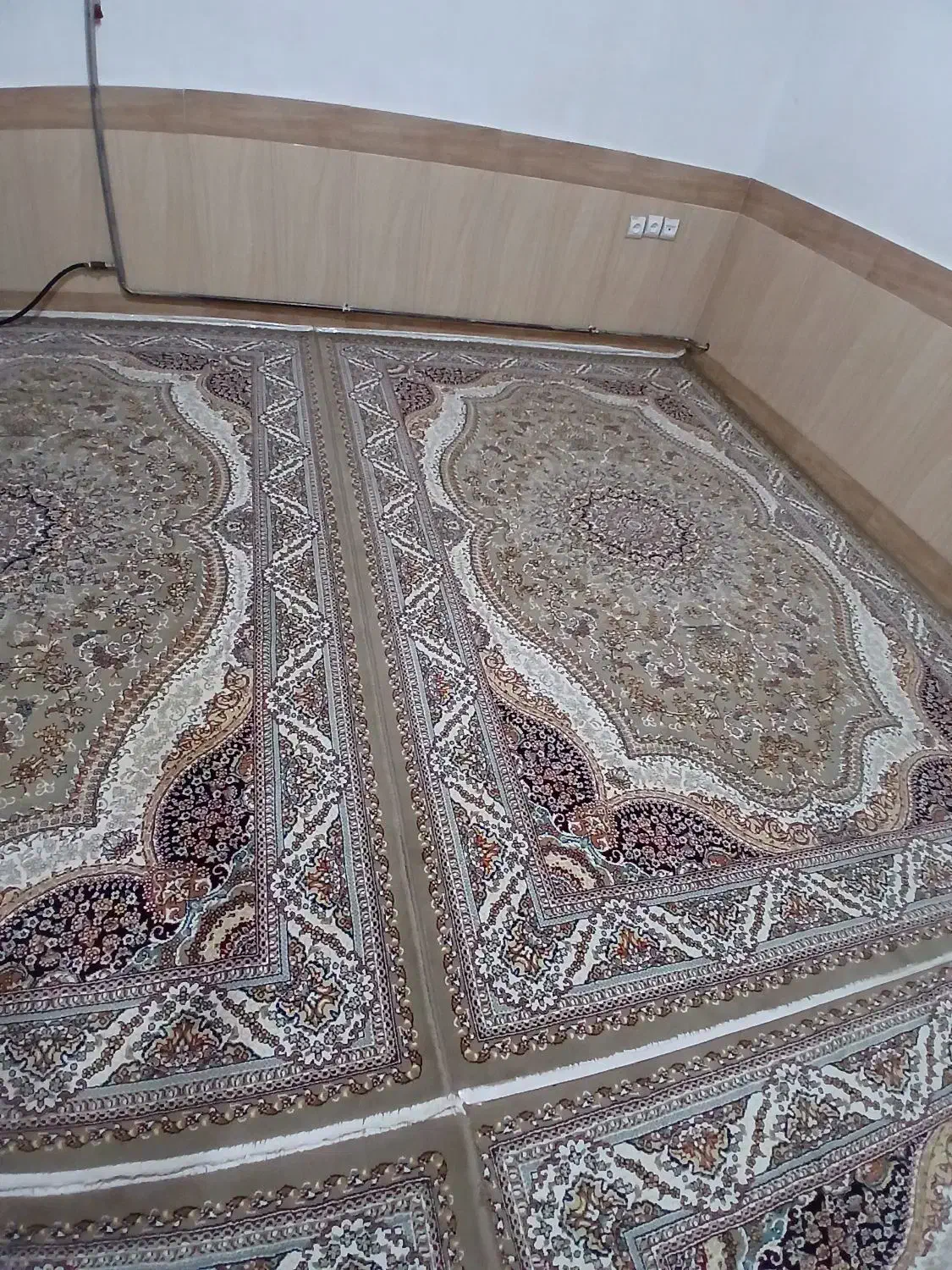 ۴ تخته فرش دو در سه گردوی|فرش|مهاباد (آذربایجان غربی), |دیوار