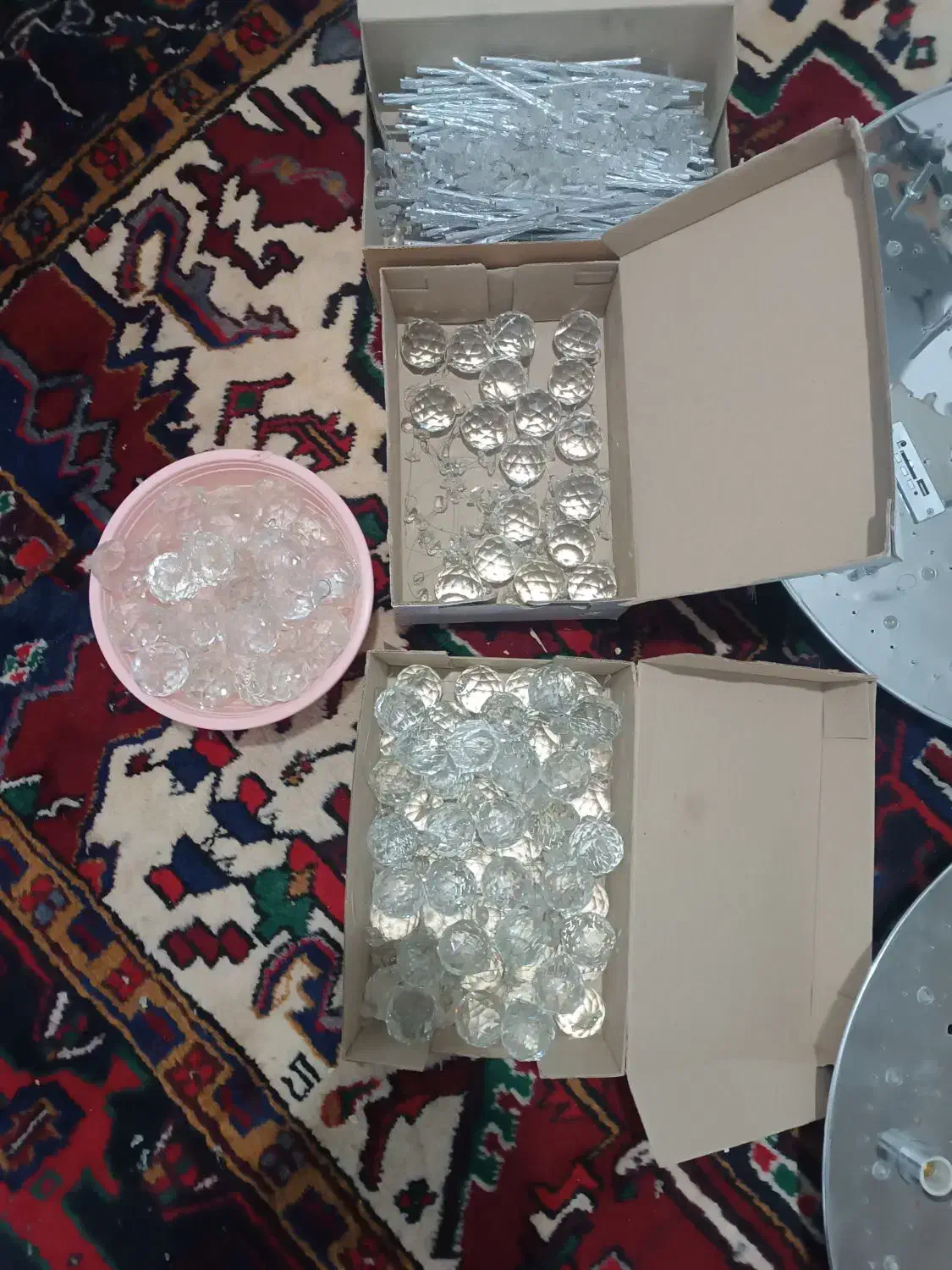 نزدیک 100عدد کریستال لوستر ونی|لوستر و چراغ آویز|تبریز, |دیوار