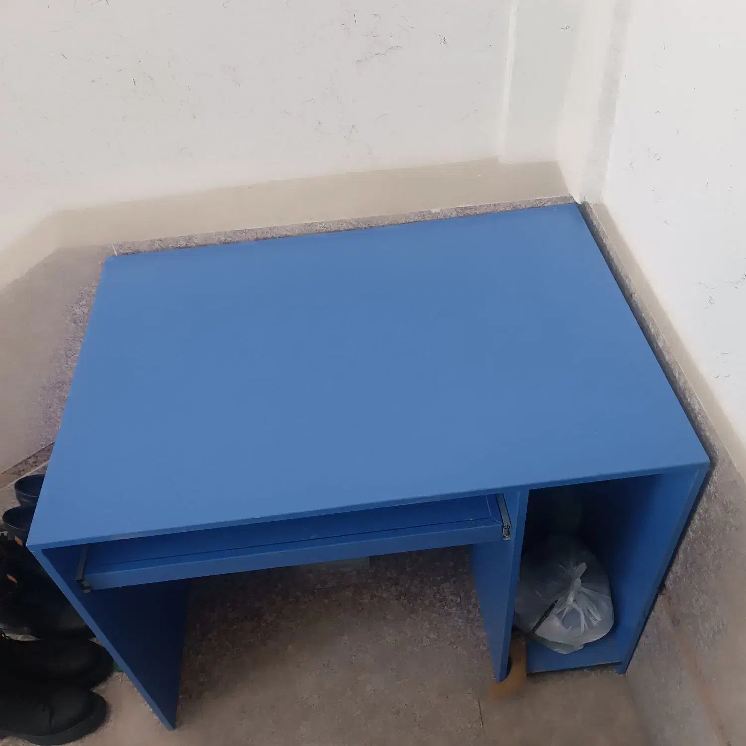 میز و صندلی سالم ومحکم|صندلی و نیمکت|شیراز, باغ تخت|دیوار