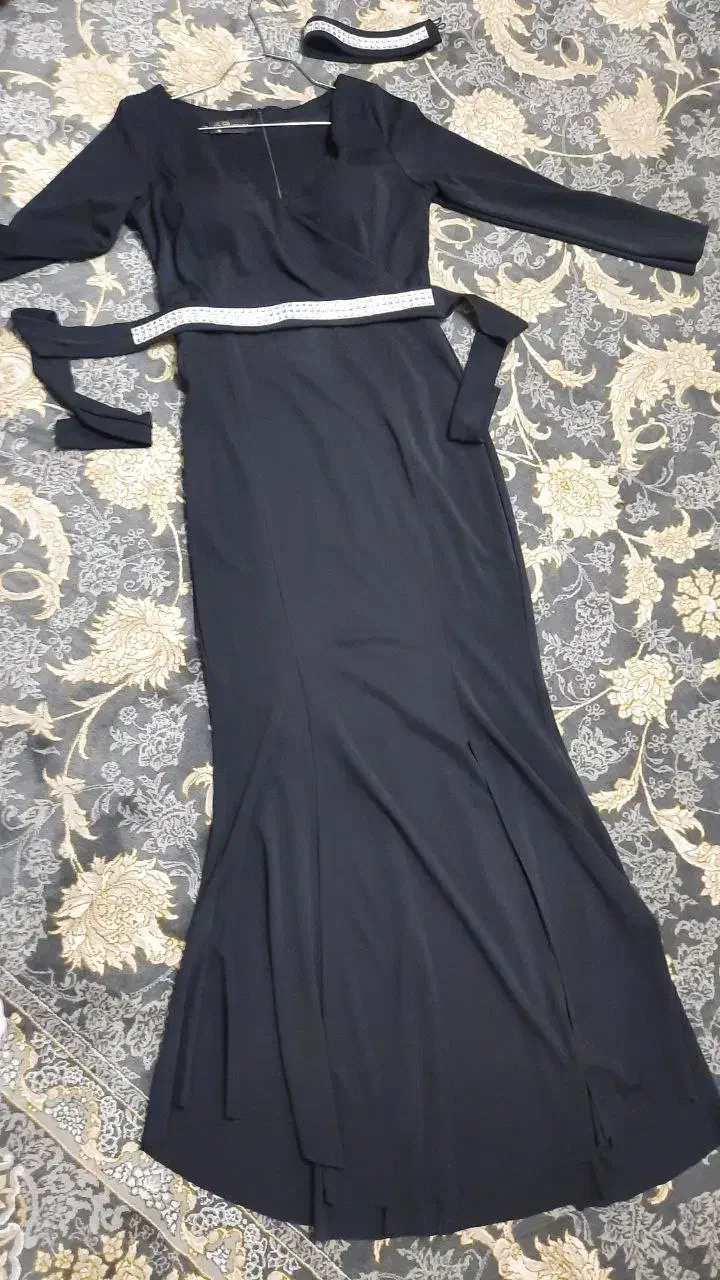 لباس مجلسی|لباس|ری, سیزده آبان|دیوار