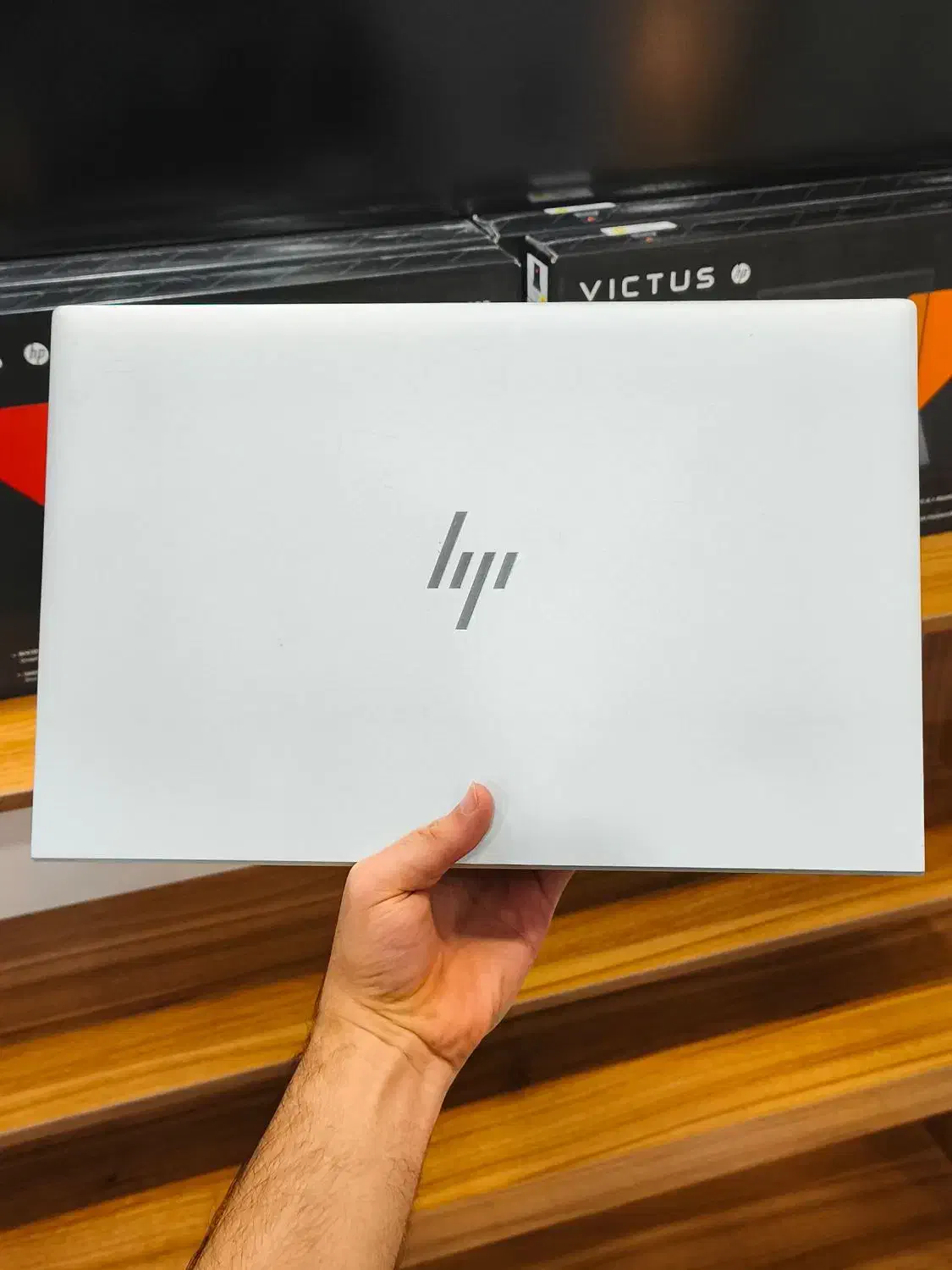 لب تاپ|رایانه همراه|شیراز, بعثت|دیوار