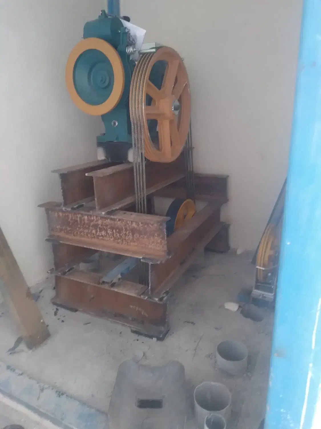 اجرای انواع جوشکاری و خورده کاری|خدمات پیشه و مهارت|کرمان, |دیوار