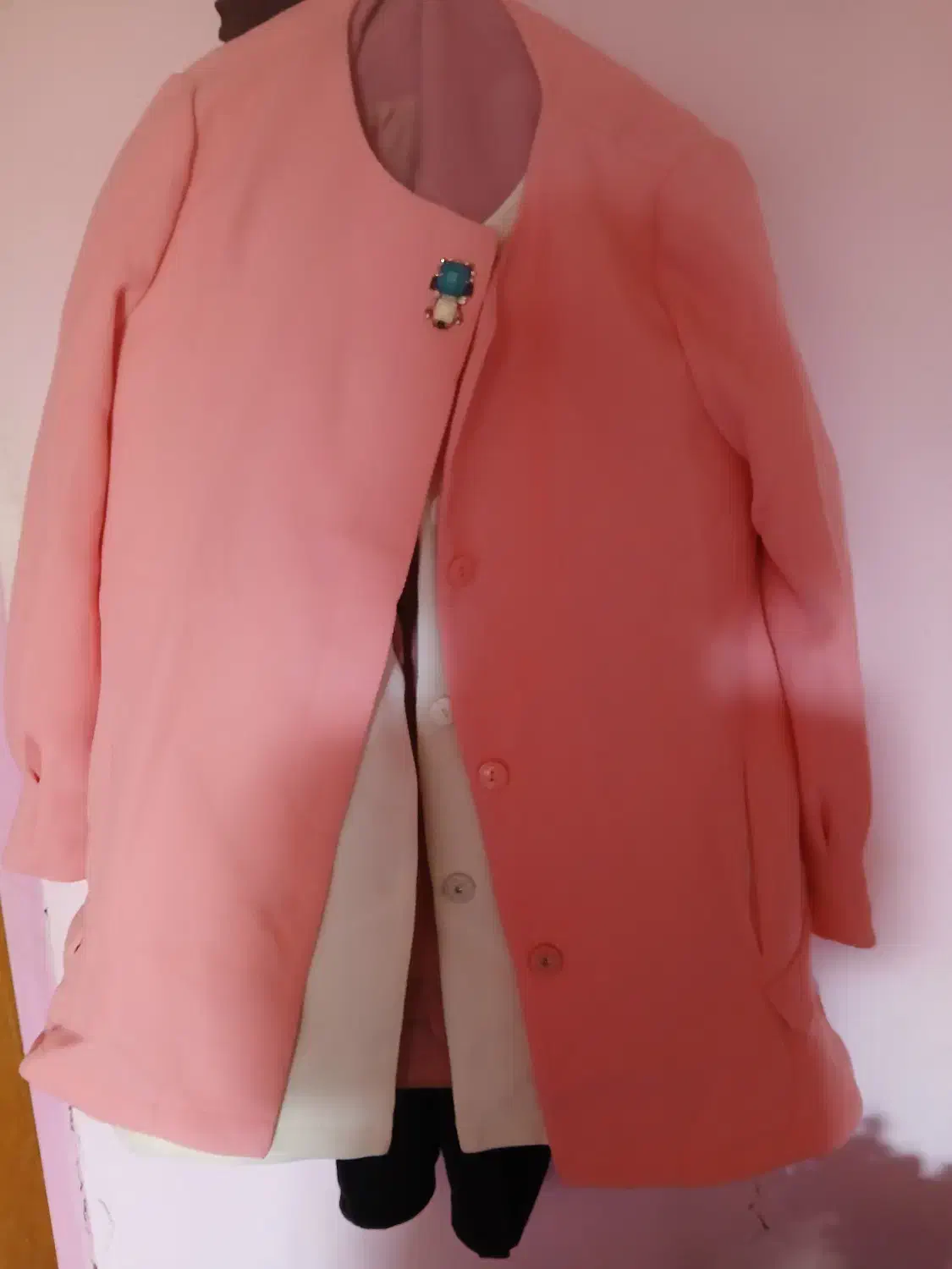 تعدادی لباس مجلسی و مانتو مجلسی و کفش سایز ۳۷|کیف، کفش، کمربند|دالخانی, |دیوار