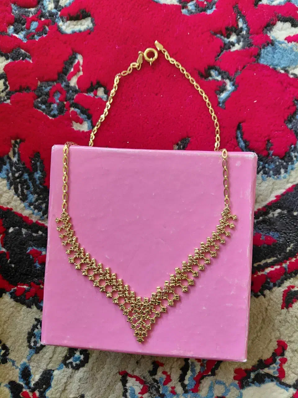 مقداری طلا|جواهرات|شیراز, ارم|دیوار