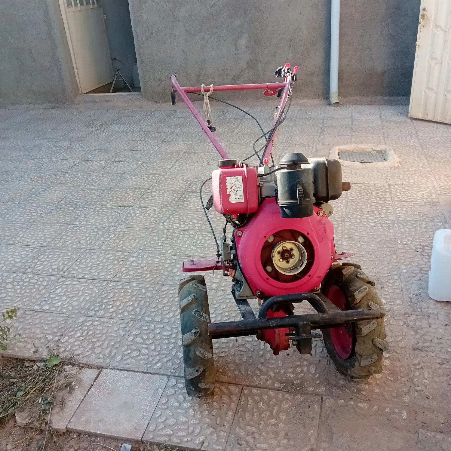 تیلر|ماشین‌آلات صنعتی|خوشاب, |دیوار