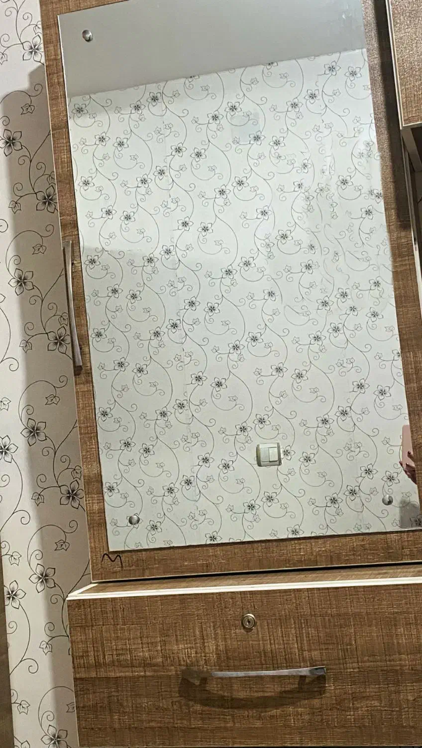 میز آرایش|تخت و سرویس خواب|رشت, معلولین|دیوار