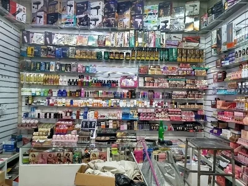 فروشنده آقا و خانم|استخدام خدمات فروشگاه و رستوران|تهران, عبدل‌آباد|دیوار