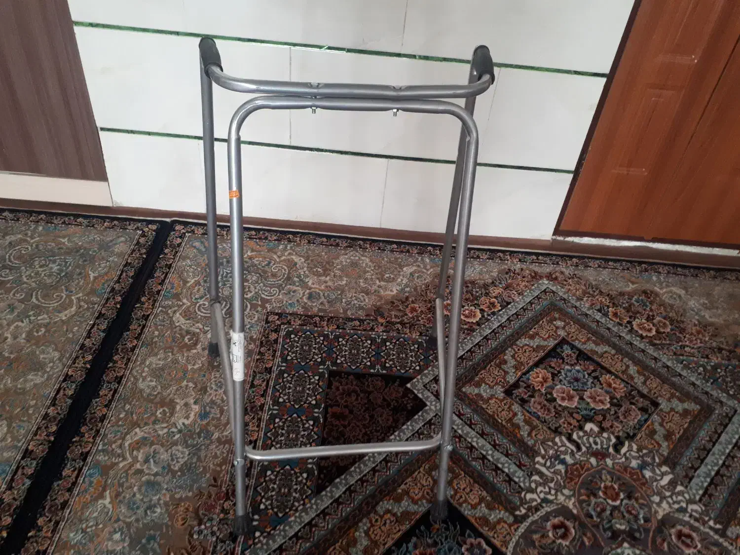 والکر (عصا)|پزشکی|زنجان, |دیوار