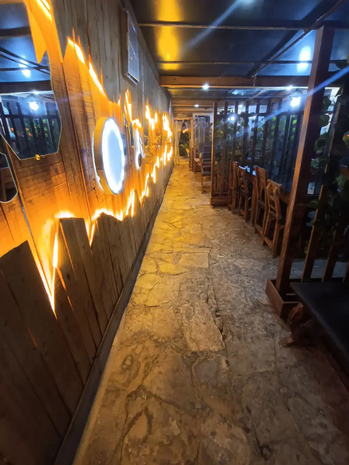 نیرو جهت همکاری در کافه|استخدام خدمات فروشگاه و رستوران|کرمانشاه, |دیوار