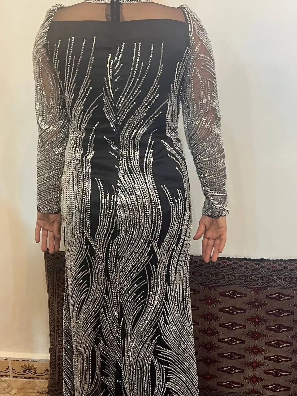 لباس مجلسی|لباس|قدس, شهرقدس|دیوار