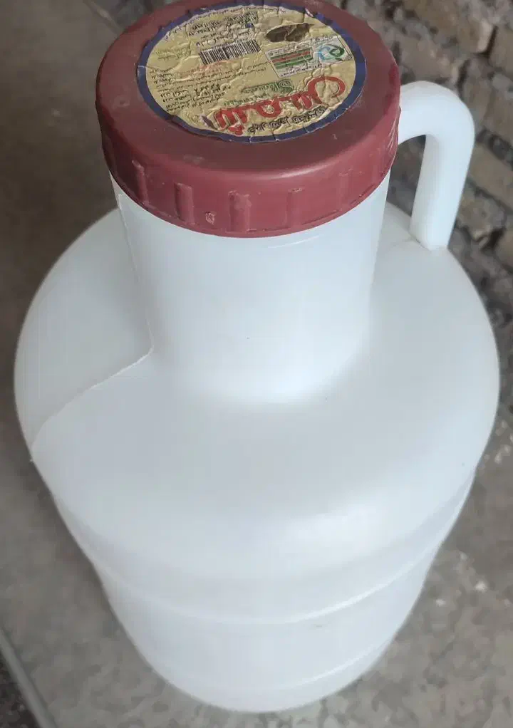 دبه و بیست لیتری|ظروف نگهدارنده، پلاستیکی، یک‌بارمصرف|سبزوار, طبرسی (جعفرآباد)|دیوار