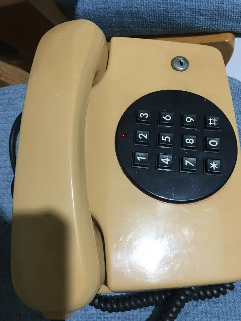 تلفن رومیزی قدیمی|تلفن رومیزی|گرگان, |دیوار
