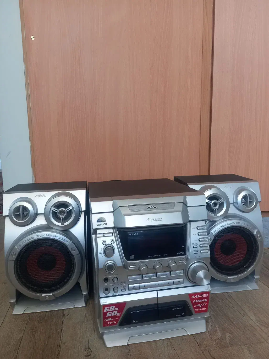 پلیر و ضبط نوار کاست و سی‌دی آیوا و دو اسپیکر|سیستم صوتی خانگی|فولادشهر, A4|دیوار