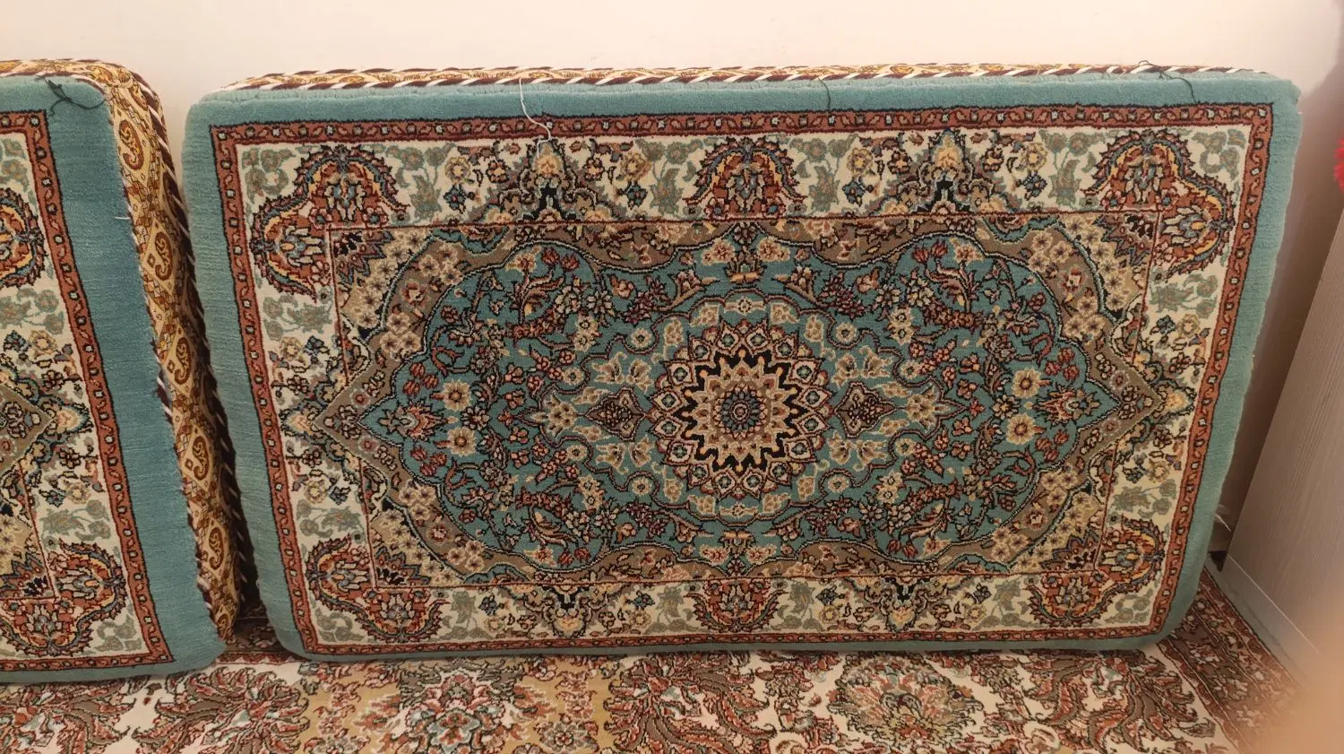 پشتی|پشتی|دهگلان, |دیوار