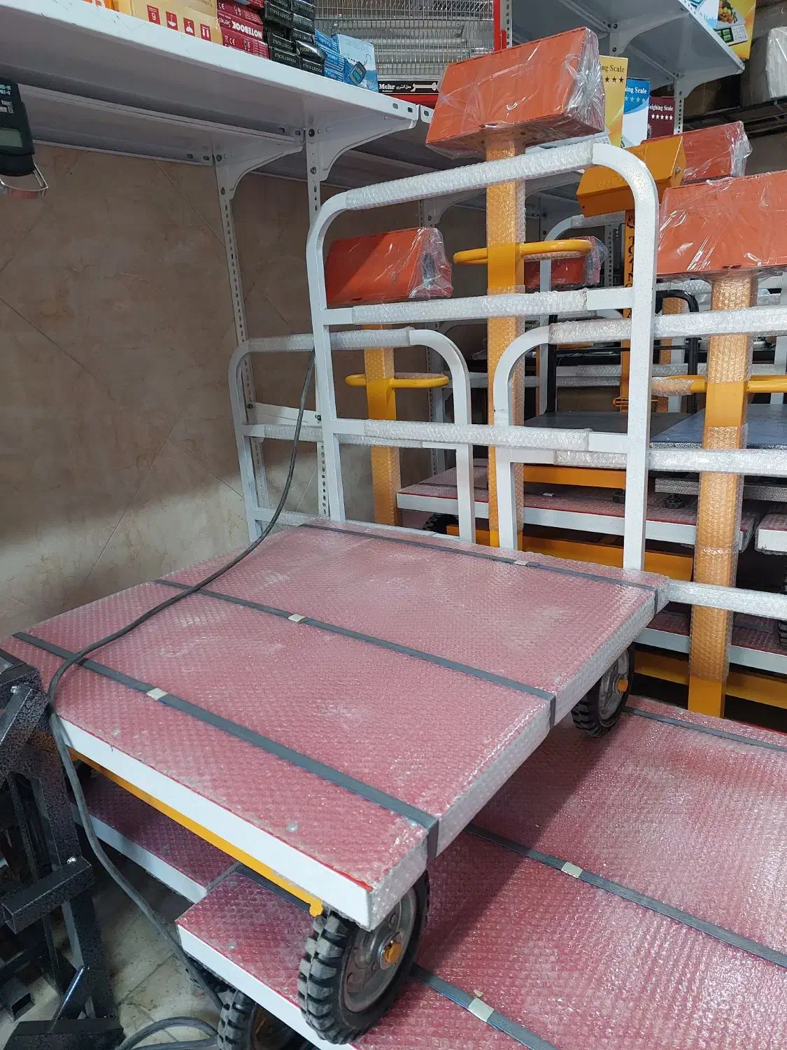 فروش انواع ترازو باسکول ۵۰۰و۸۰۰و۱۰۰۰و۲۰۰۰کیلویی|فروشگاه و مغازه|اصفهان, دشتستان|دیوار