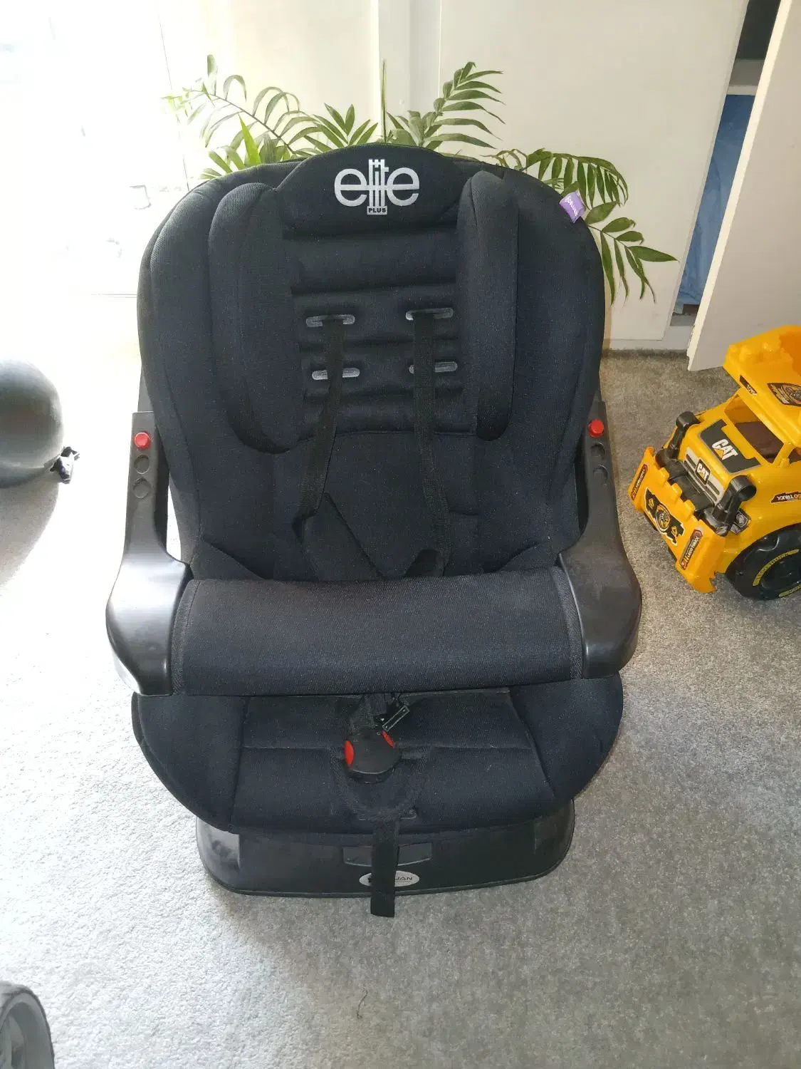 صندلی ماشین کودک نو|تخت و صندلی بچه|تهران, تهران‌ویلا|دیوار