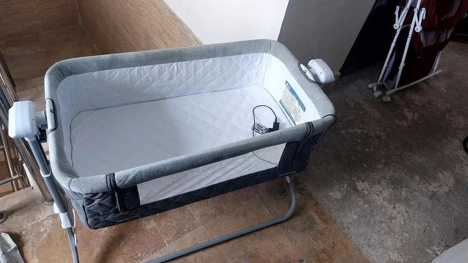 گهواره برقی موزیکال/ / کریر|اسباب و اثاث بچه|رشت, انصاری|دیوار