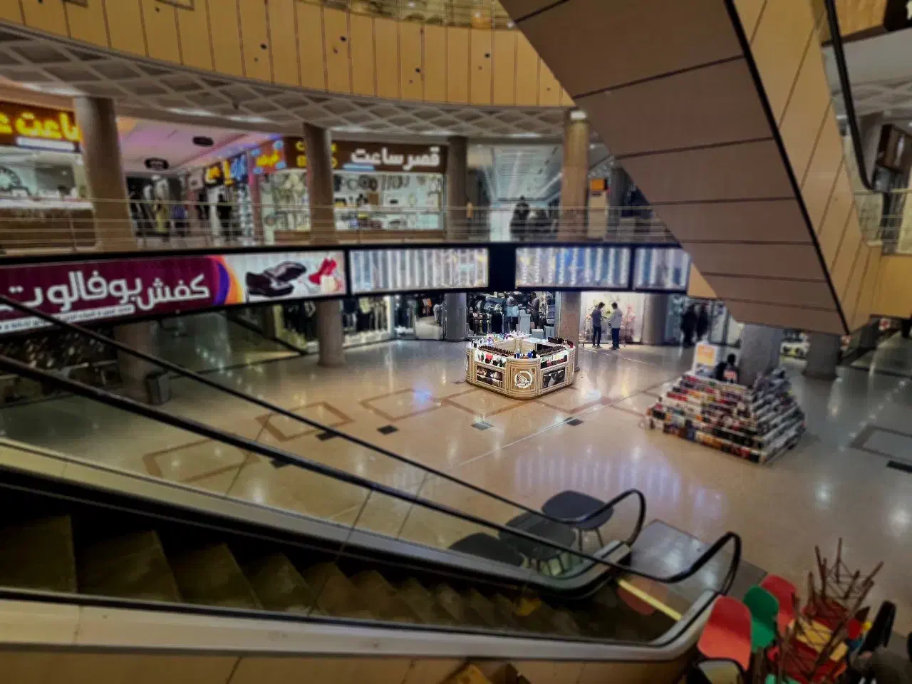 نیازمند فروشنده در غرفه اکسسوری مجتمع ستاره|استخدام بازاریابی و فروش|یزد, |دیوار