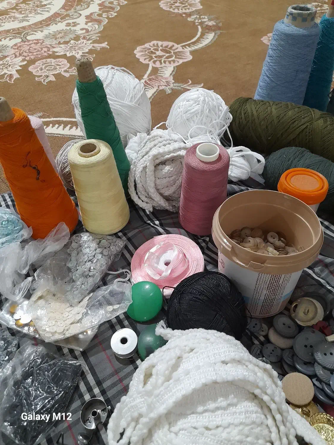 دکمه نخ|لوازم خیاطی و بافتنی|تهران, نیروی هوایی (پیروزی)|دیوار