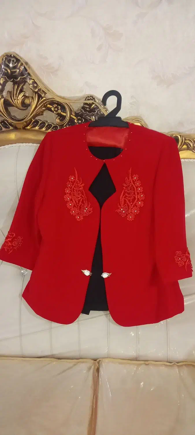 کت وسارافون|لباس|اراک, |دیوار