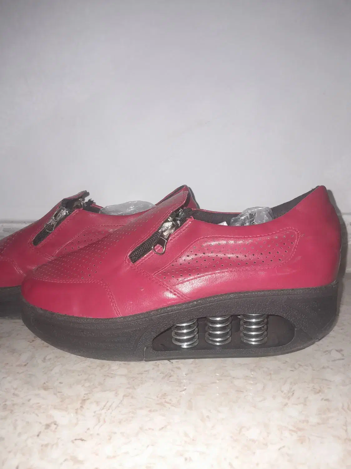 کفش چرم خاص فنردار زیپی زنانه|کیف، کفش، کمربند|فردیس, قریشی|دیوار