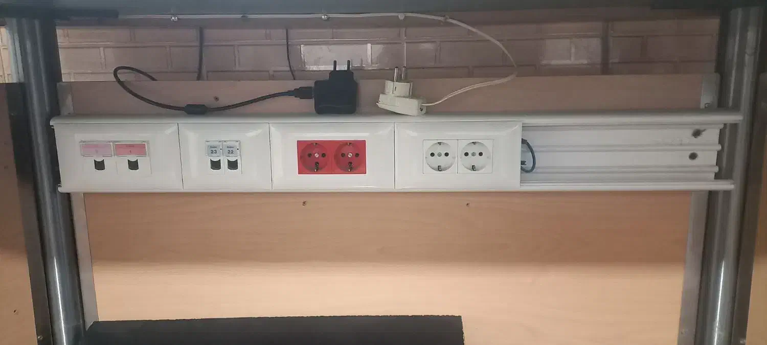 پریز برق و پریز شبکه  مخصوص میز کامپیوتر|قطعات و لوازم جانبی رایانه|مراغه, |دیوار