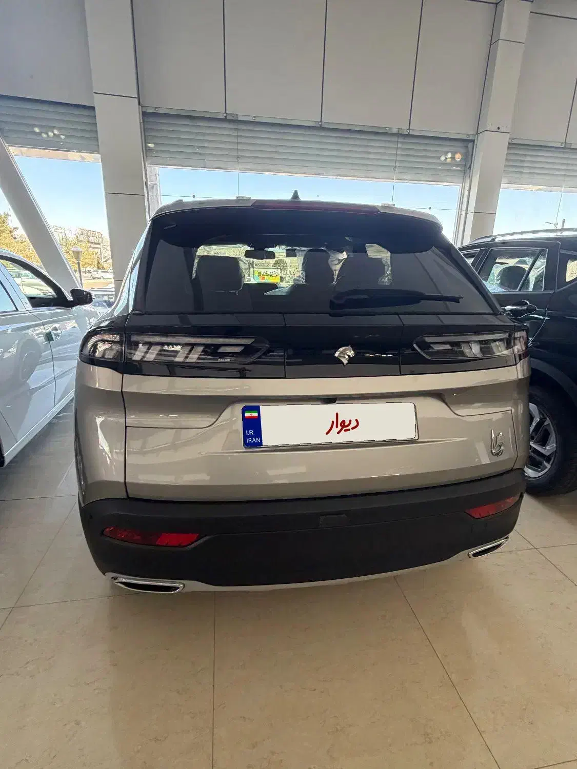 ری را رنگ تیتانیوم و سفید مدل ۴۰۴ تازه تحویل|خودرو سواری و وانت|شیراز, شهرک بزین|دیوار