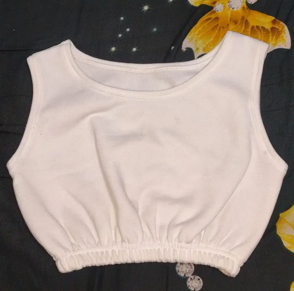 تاپ نیم تنه|لباس|گلبهار, شهر جدید گلبهار|دیوار