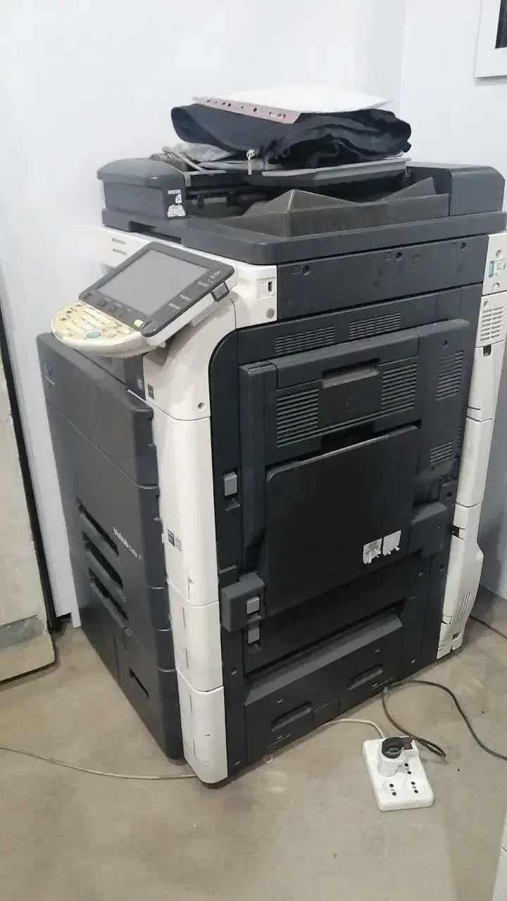 دستگاه کپی رنگی کونیکا۴۵۲ و سیاه سفید شارپ ام ایک|پرینتر، اسکنر، کپی، فکس|قم, نخودی|دیوار