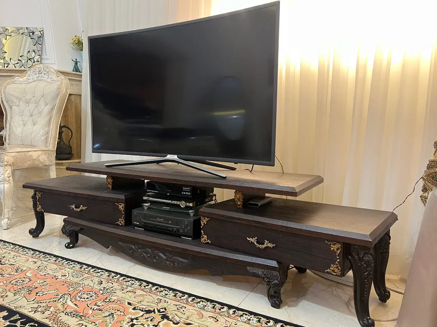 میز تلویزیون کاملا تمیز|میز تلویزیون|رشت, گلسار|دیوار