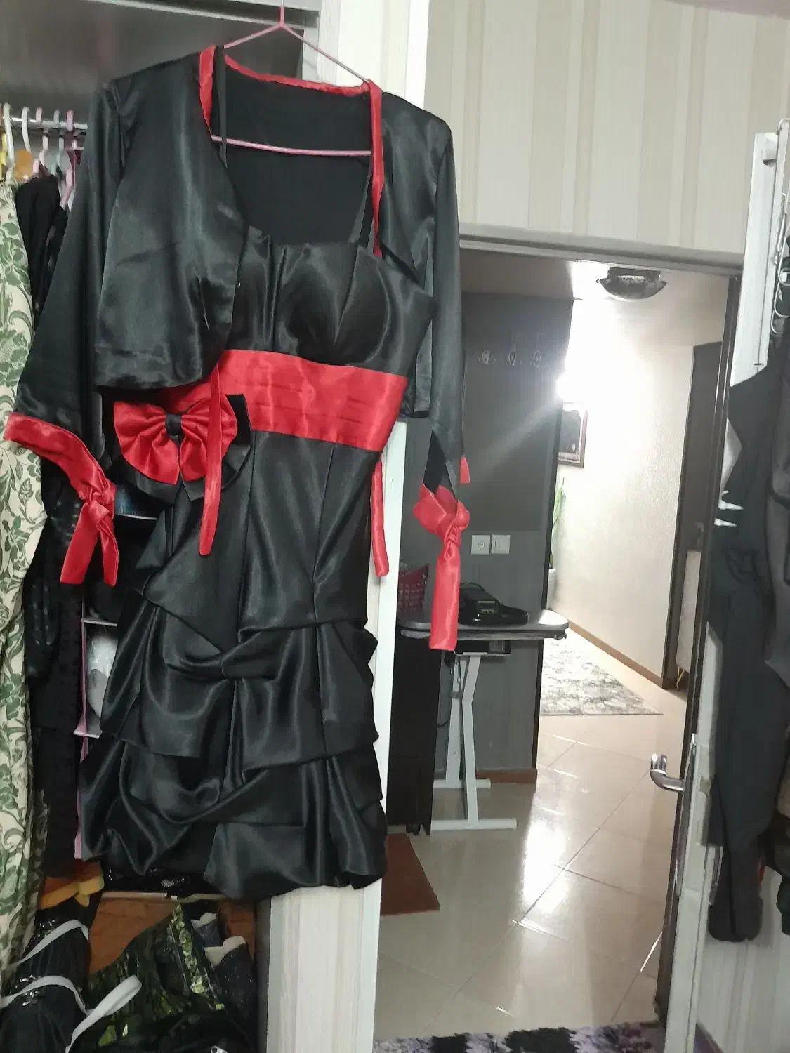 لباس زنانه وبچگانه نو و در حد نو|لباس|شاهینشهر, مسکن مهر|دیوار