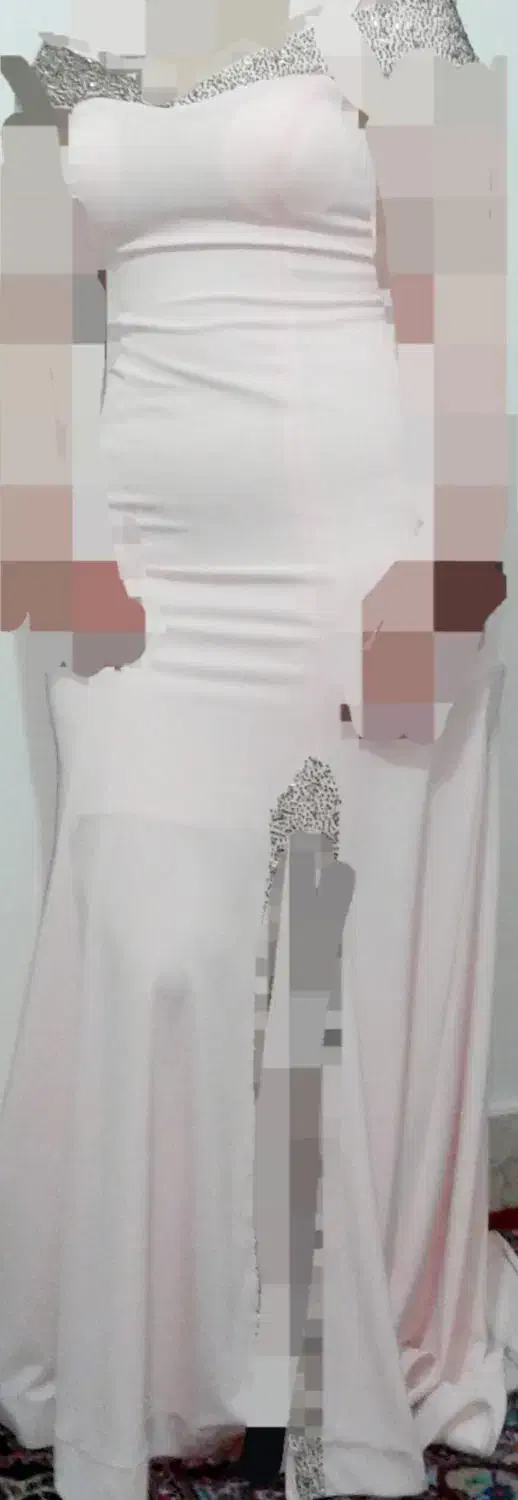 لباس مجلسی|لباس|ری, سرتخت|دیوار