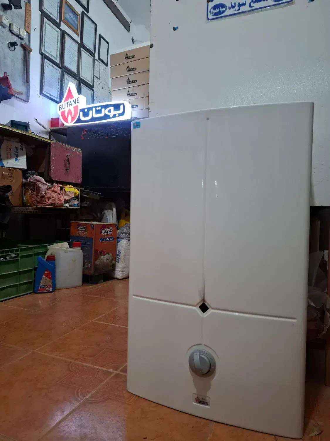 آبگرمکن دیواری بوتان مدل ۳۱۱۸ با رادیاتور نو|آبگرمکن، پکیج، شوفاژ|سنقر, |دیوار