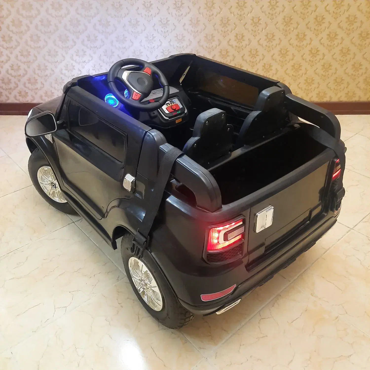 ماشین شارژی دو نفره Bmv مدل s8088 (نو) چک صیادی|اسباببازی|اردکان, |دیوار