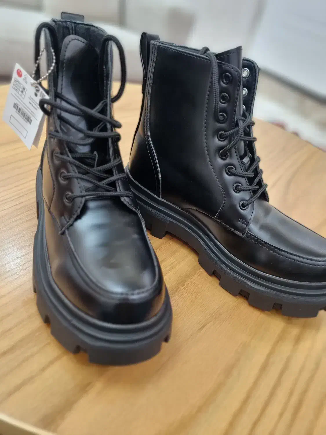 فروش بوت چرم|کیف، کفش، کمربند|پره‌سر, |دیوار