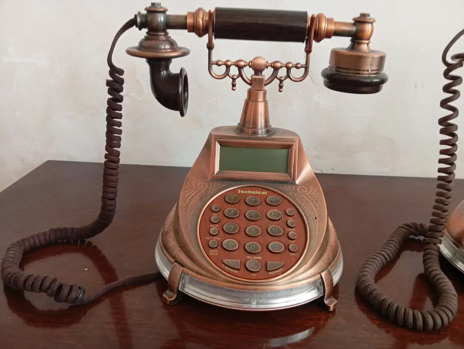 فروش 2تا تلفن یکیش سالم یکیش خراب|تلفن رومیزی|سمنان, |دیوار