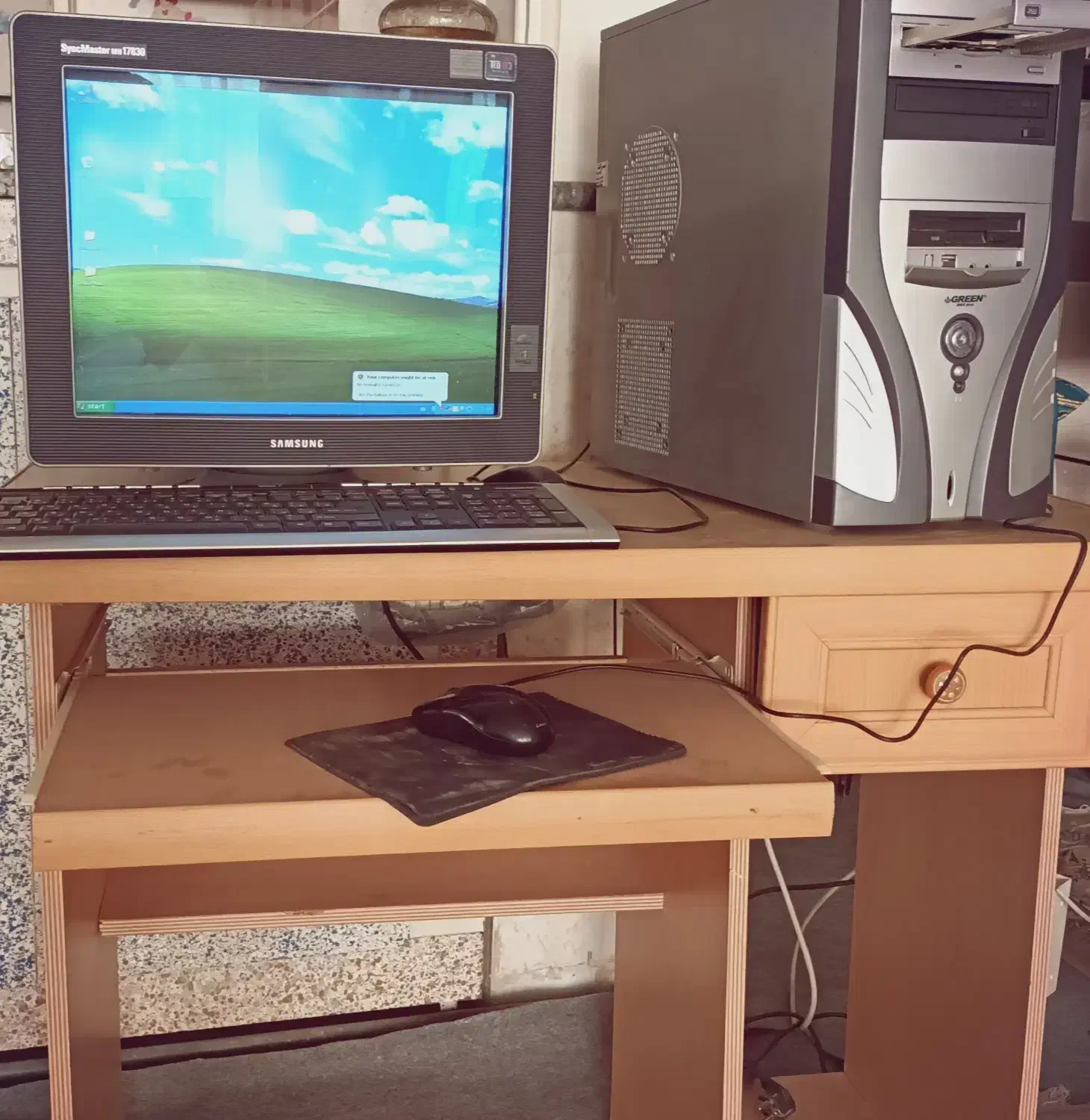 کامپیوتر میز و صندلی|رایانه رومیزی|کرمانشاه, |دیوار