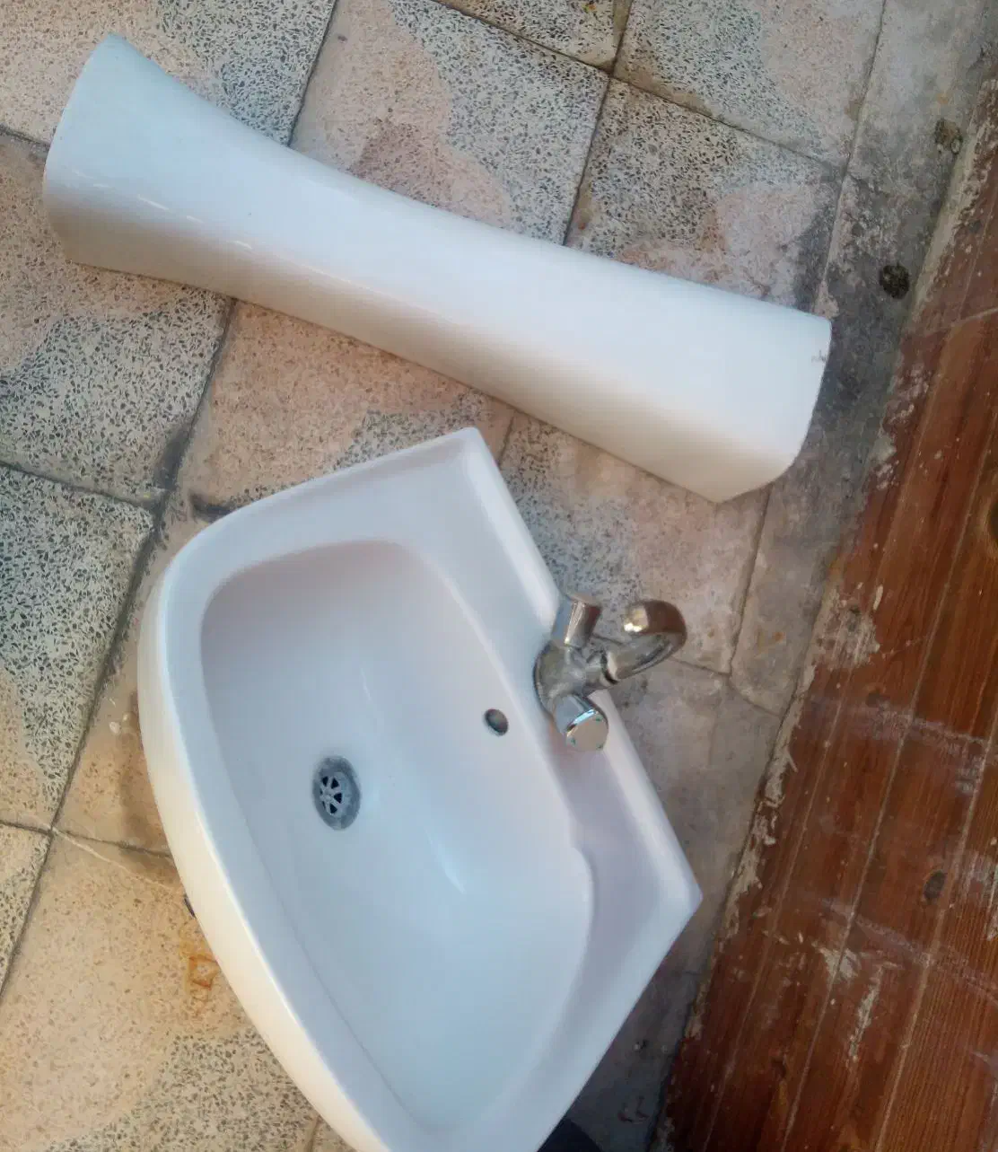 روشویی با شیر آب|لوازم سرویس بهداشتی|شیراز, شهدای شهرک سعدی|دیوار