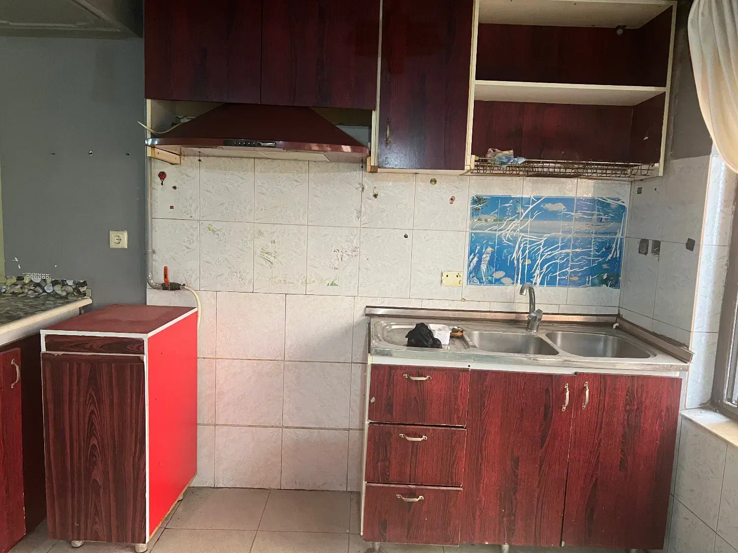 فقط ۳ میلیون|آب‌چکان و نظم‌دهنده ظروف|لاهیجان, کوی خزر|دیوار