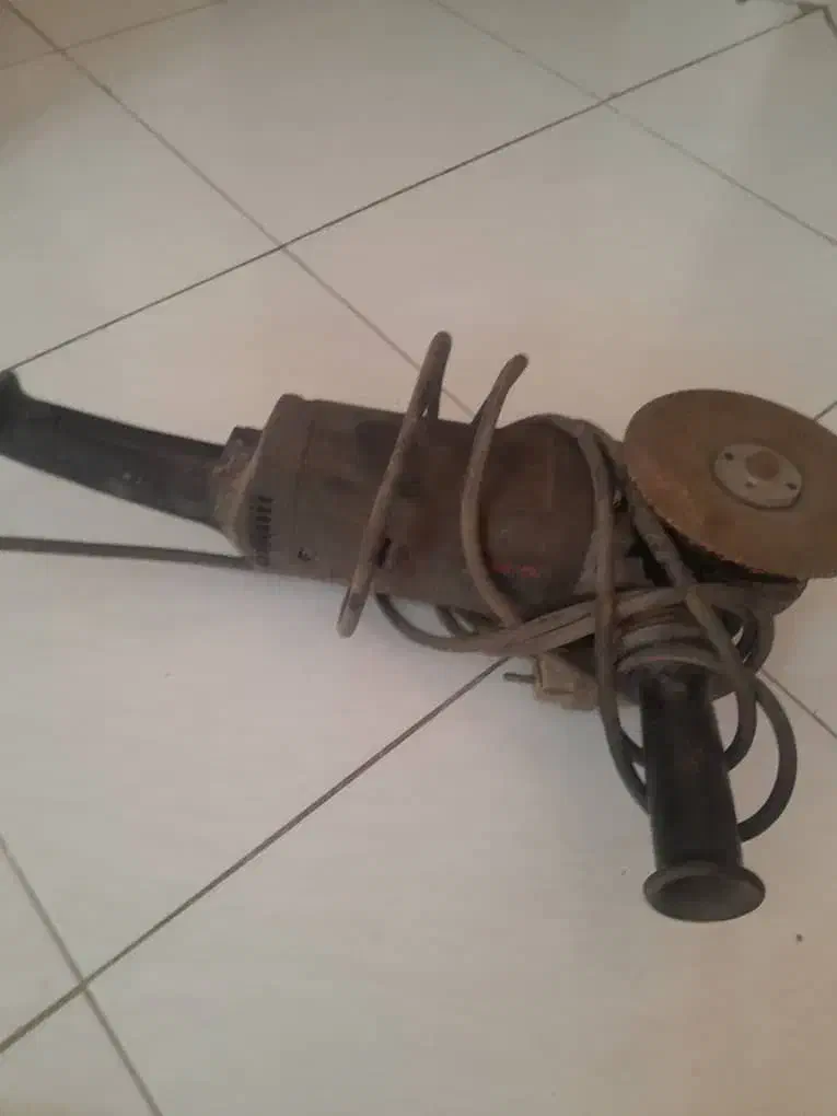 فرز اصلی بوش آلمان به همراه یک عدد گیره آهنگری|ابزارآلات|تهران, سازمان برنامه جنوبی|دیوار