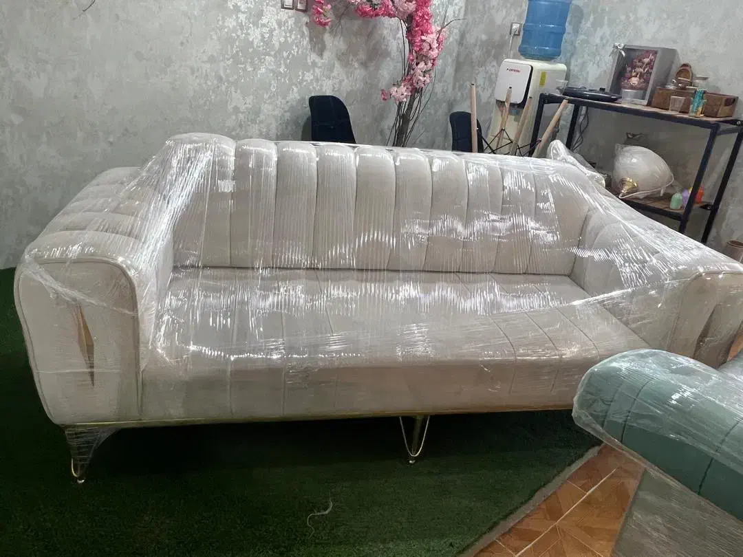 مبل ۳ نفره تخت خواب شو در حد نو و تمیز|مبلمان خانگی و میز عسلی|قم, زنبیل آباد|دیوار