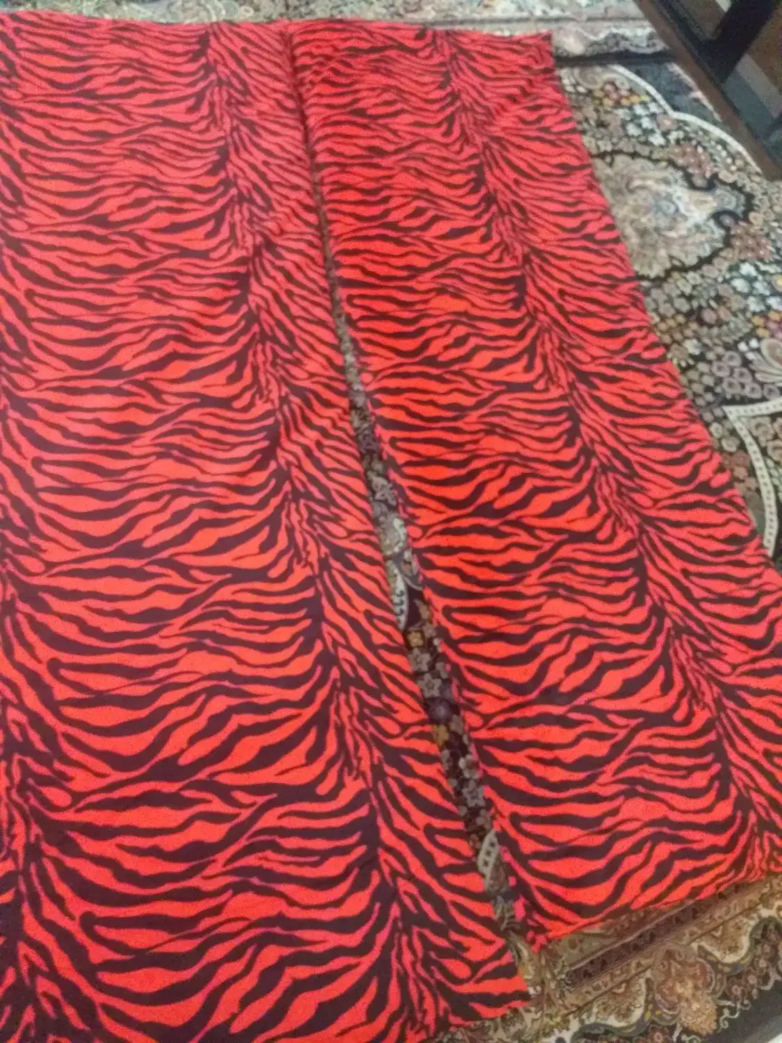 زیاد استفاده نشده|مبلمان خانگی و میز عسلی|کاشان, باغ ماجد|دیوار