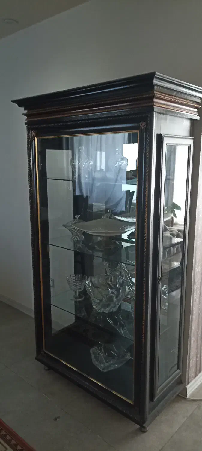 یک بوفه زیبا|بوفه، ویترین، کنسول|لوشان, |دیوار