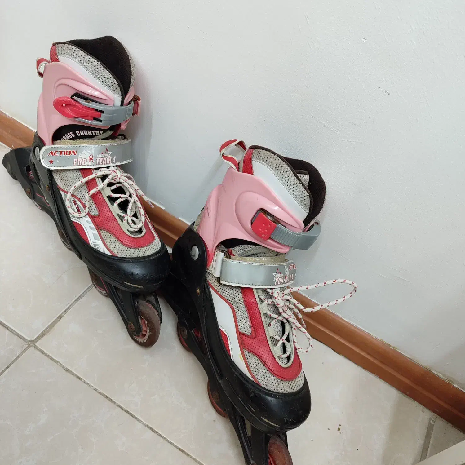 کفش اسکیت|دوچرخه، اسکیت، اسکوتر|رشت, جماران|دیوار