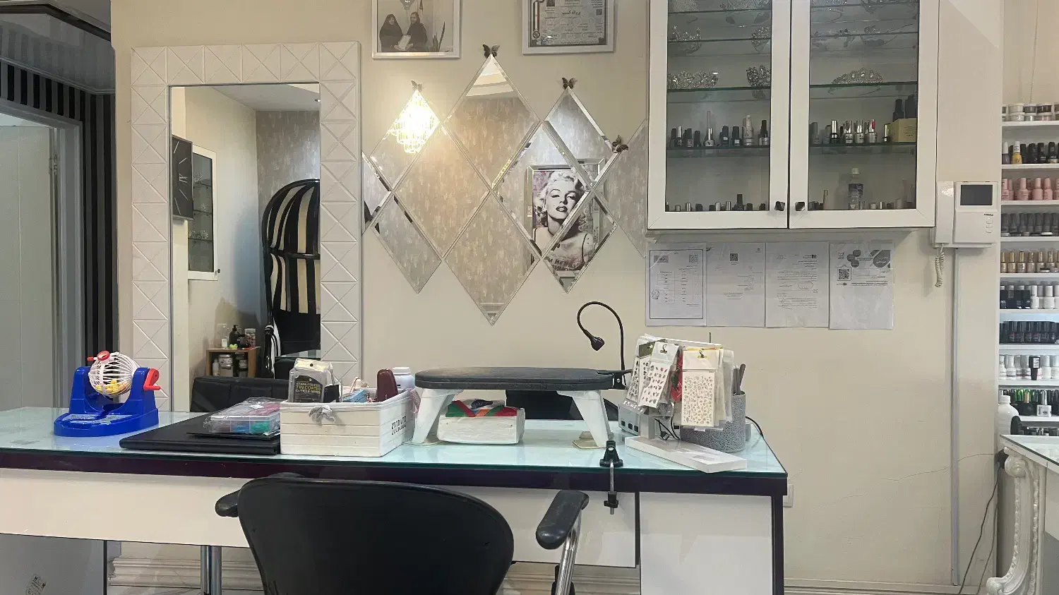 استخدام ناخن کار مژه کار و تاتوکار|خدمات آرایشگری و زیبایی|تهران, دروس|دیوار